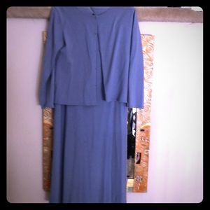 Elegant fine knit top and skirt